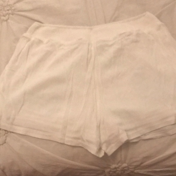 Worn maybe 3 times. Cute shorts with pattern. - Picture 5 of 6